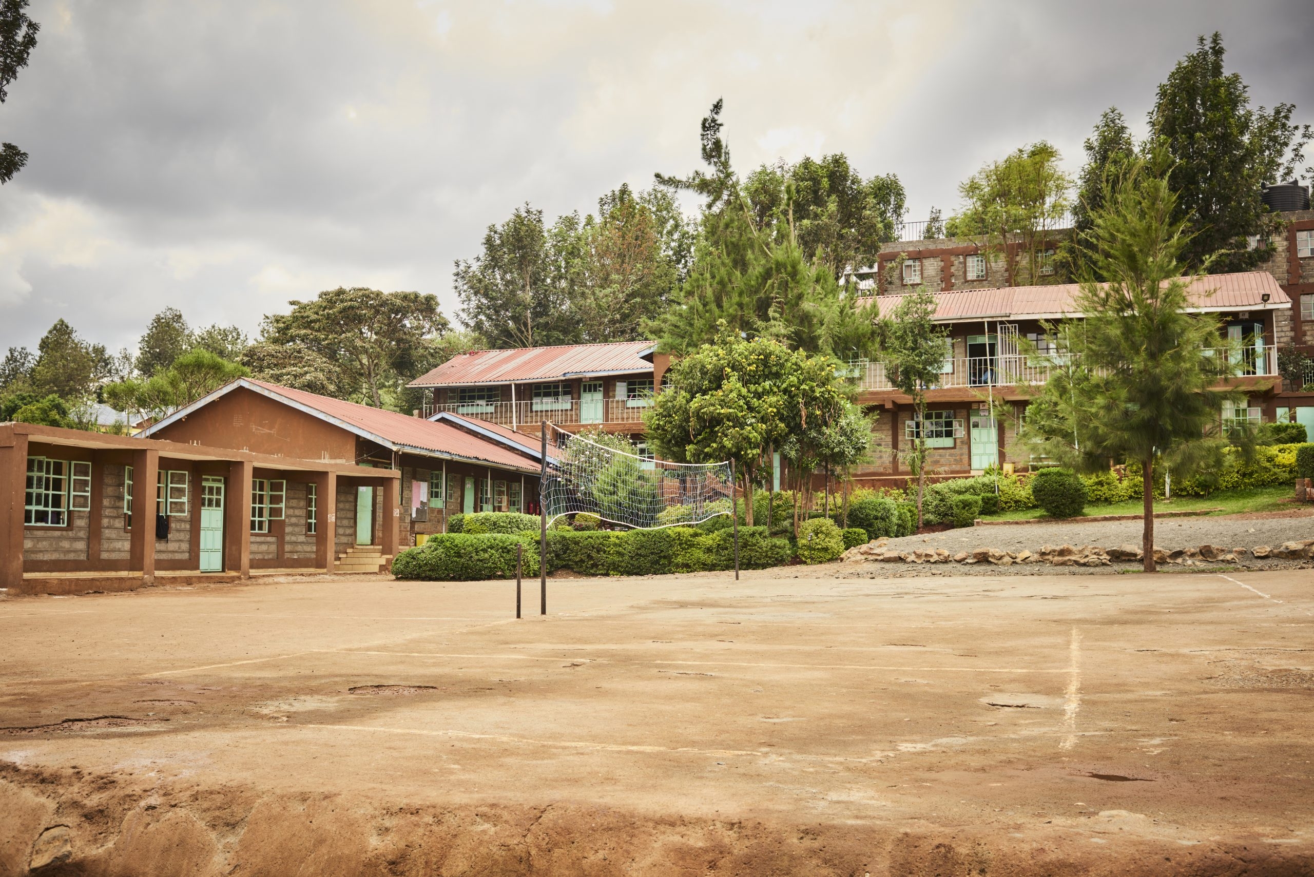 Skolgården på Kenswed gymnasium i Kenya (Foto: Frida Ström)